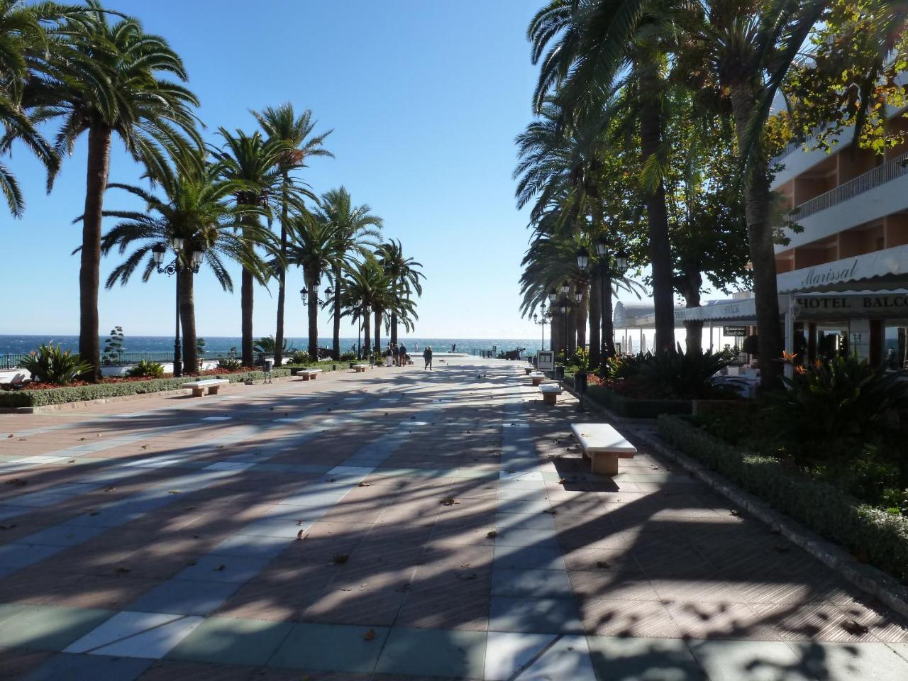 Apartment Burriana Nerja Exterior foto